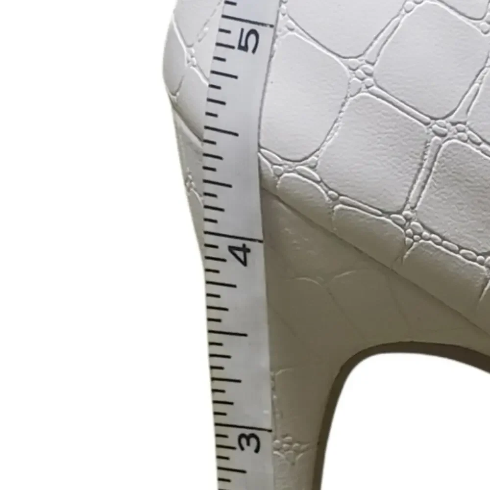 Stiletto Heel Buckle Buckle Peep Toe • White Women's High Heels • Like New